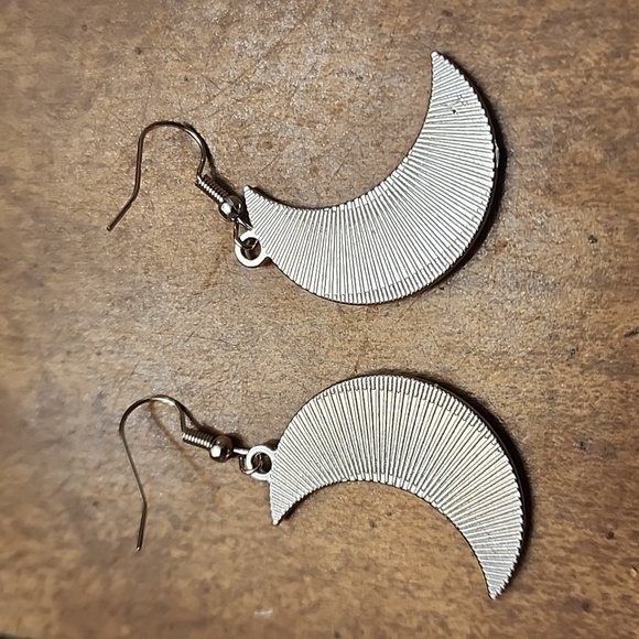 5 For $20 Sale! NWT Celestial Earrings - Picture 2 of 2